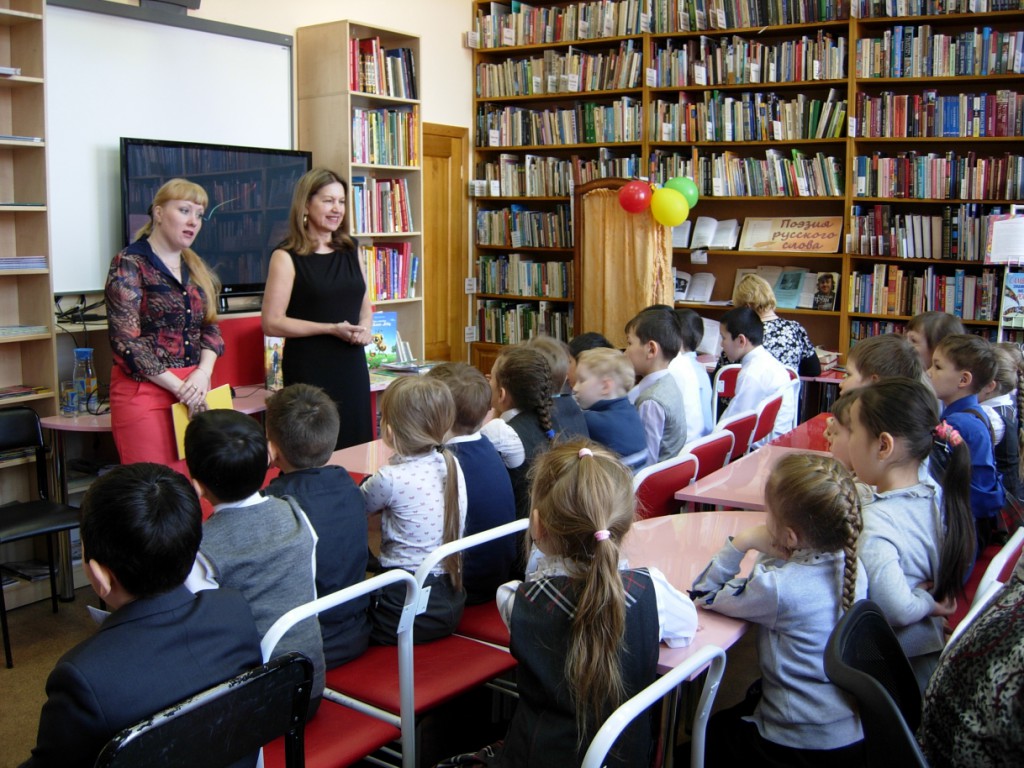 Неделя детской книги - 2016 Мария Артемьева школьники встреча стихи