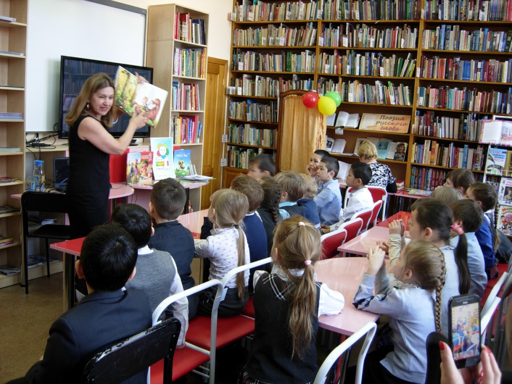 Неделя детской книги - 2016 Мария Артемьева школьники встреча стихи