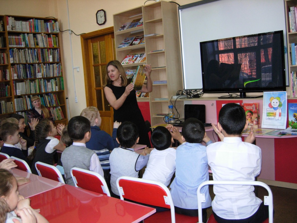 Неделя детской книги - 2016 Мария Артемьева школьники встреча стихи Иркутская областная библиотека им. Марка Сергеева