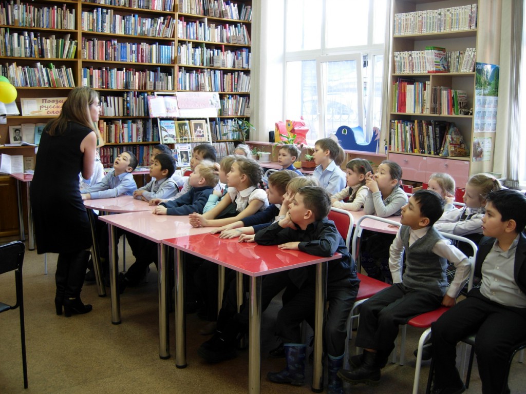 Неделя детской книги - 2016 Мария Артемьева школьники встреча стихи