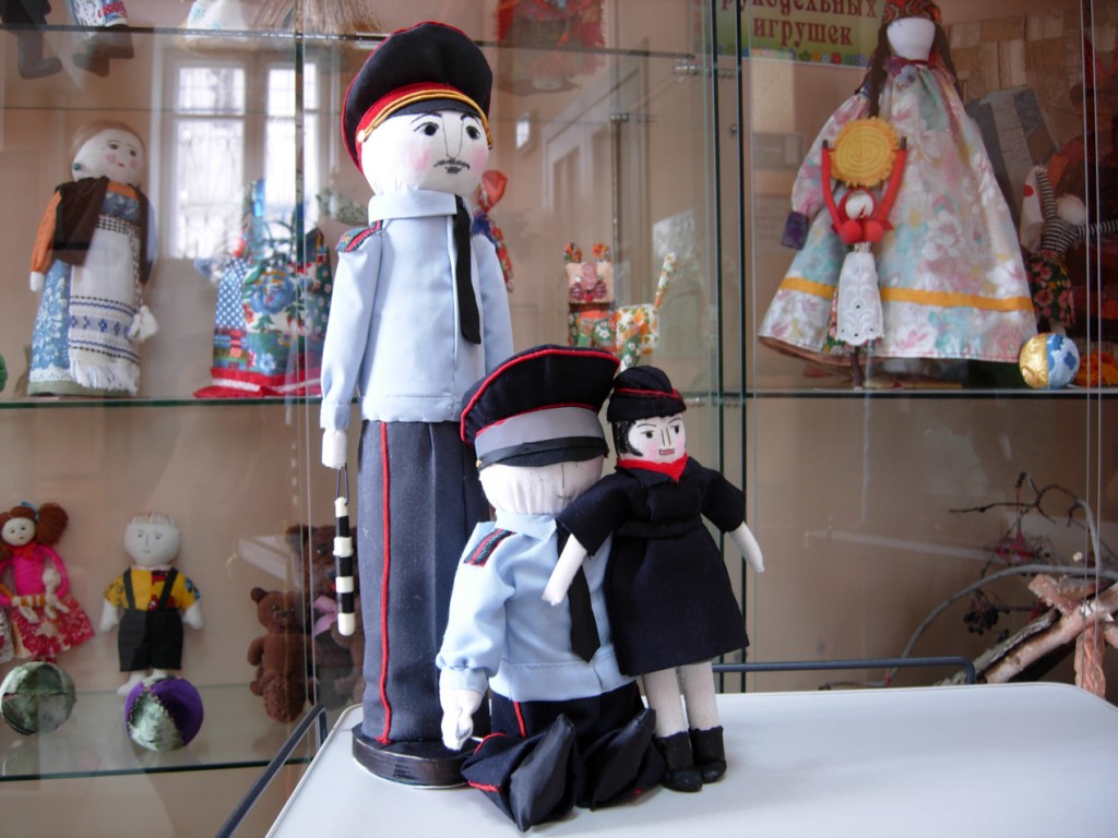 Галина Усова куклы дядя степа тряпичные библиотека выставка