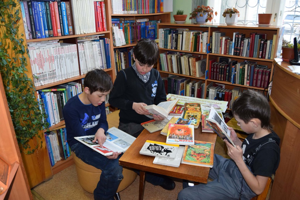 Дети Книги Фотоакция Кошки Иркутская областная детская библиотека имени Марка Сергеева