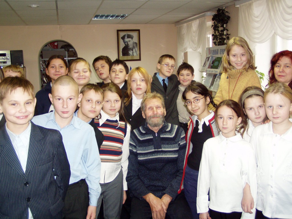 Борис Николаевич Вержуцкий в Иркутской областной детской библиотеке им. Марка Сергеева в 2007 году